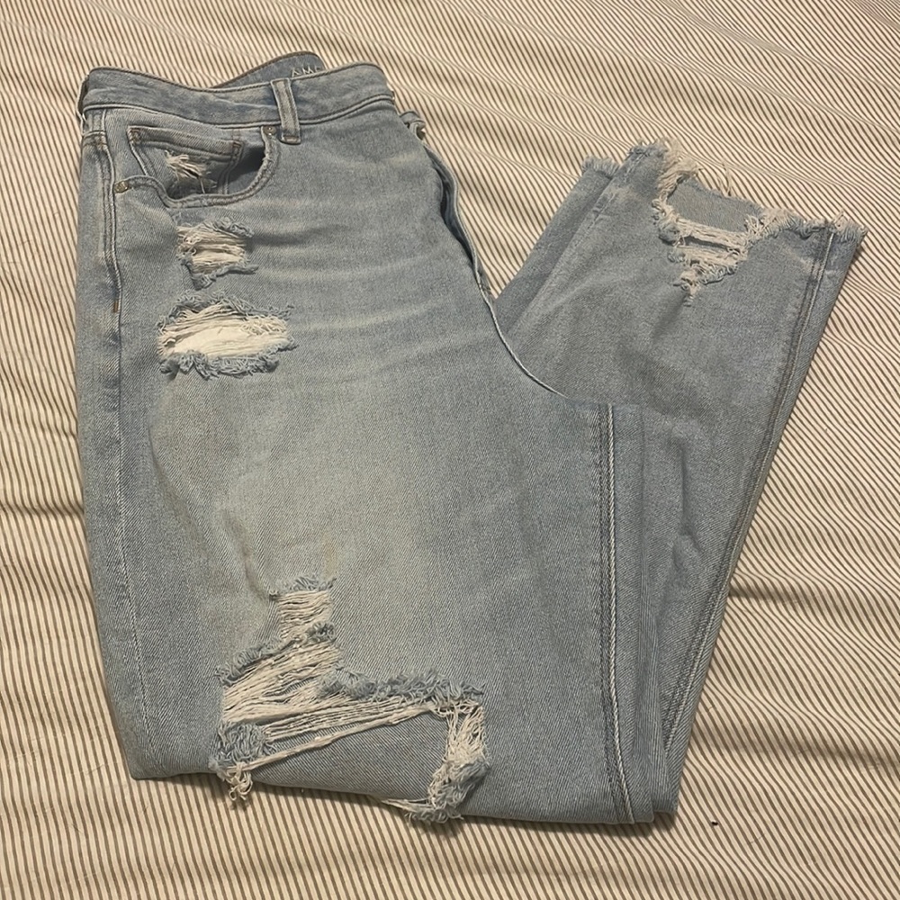American eagle ripped jeans